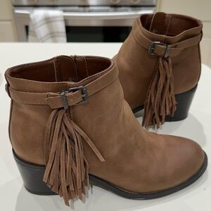 Sam Edelman Circus Brown western ankle boots 10m with fringe, back zip no box